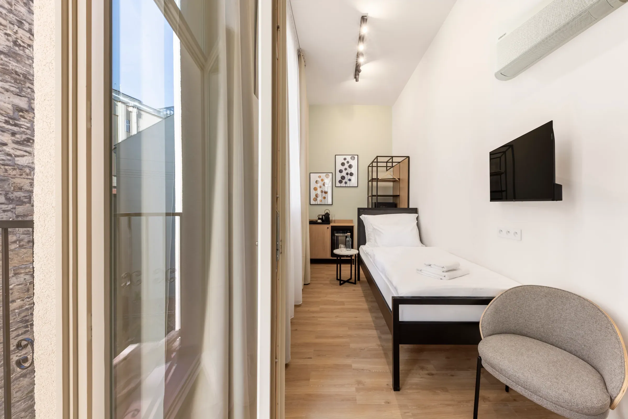 Single Room with Balcony — Fotka 1